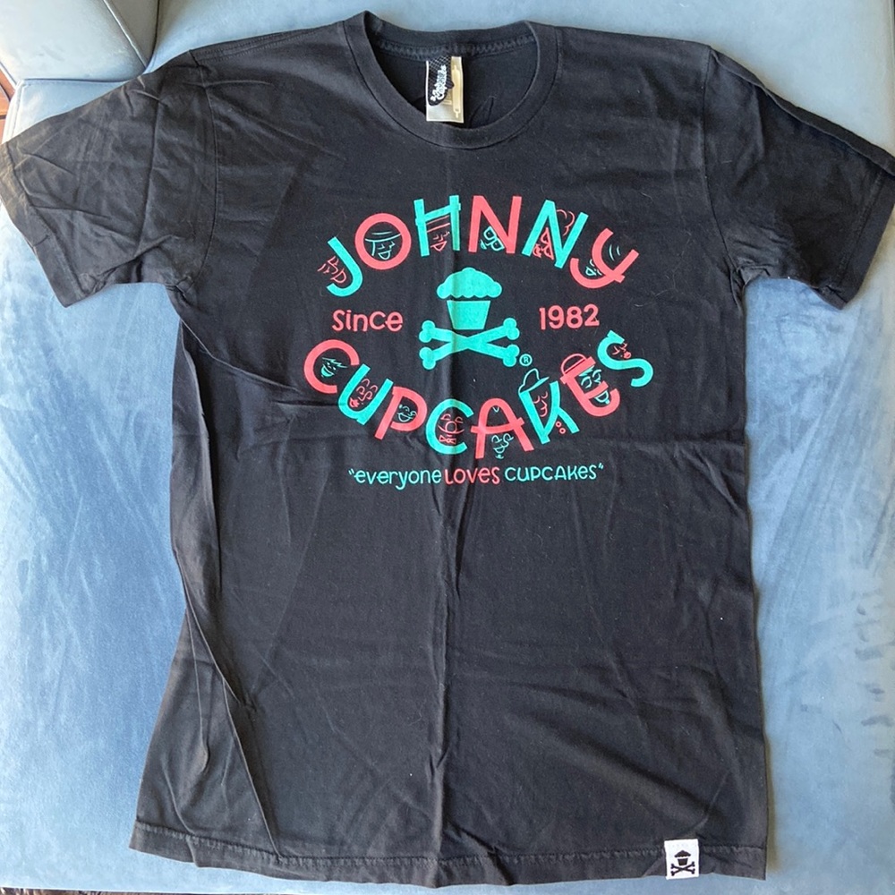 Johnny Cupcakes tee-shirt